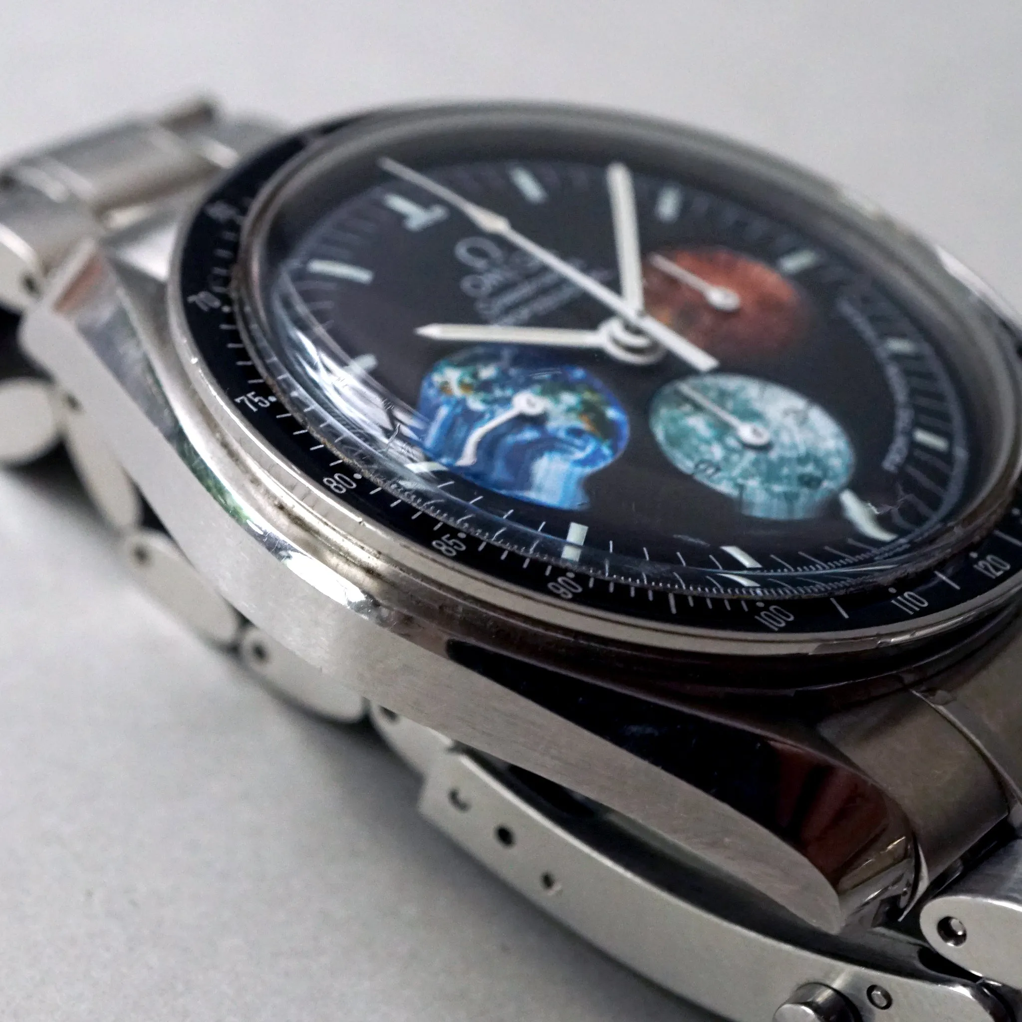 2004 OMEGA SPEEDMASTER PROFESSIONAL 3577.50 FROM THE MOON TO MARS