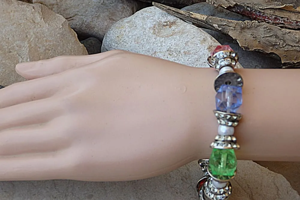 Stretched bracelet.