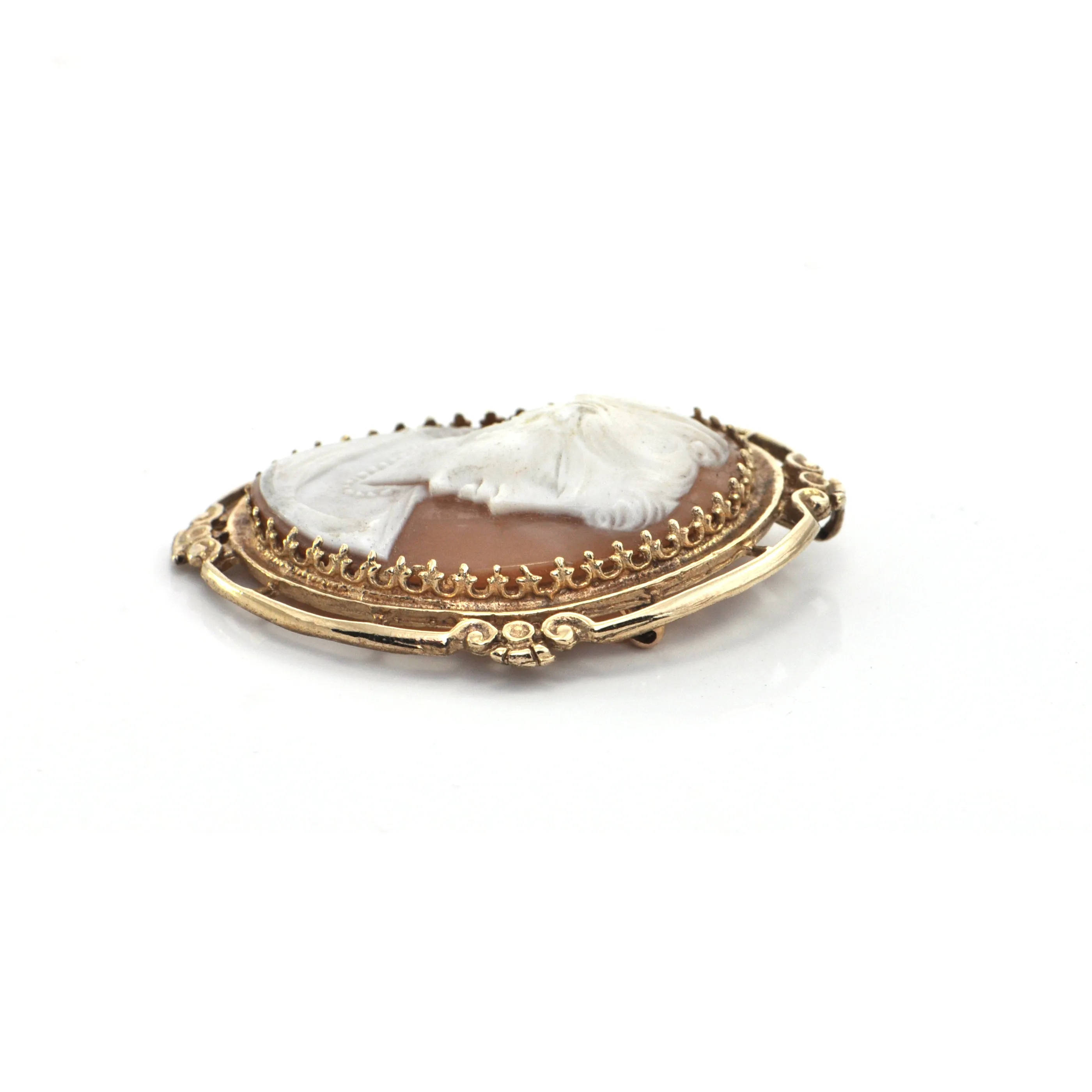 Vintage 14K Yellow Gold Shell Cameo Brooch /Pendant
